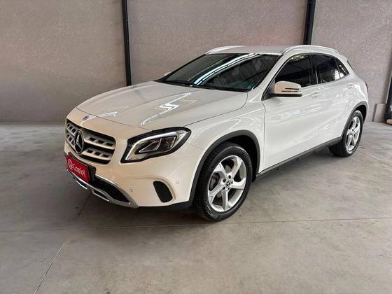 MERCEDES-BENZ GLA 200 1.6 CGI FLEX ADVANCE 7G-DCT MERCEDES-BENZ GLA 200 1.6 CGI FLEX ADVANCE 7G-DCT